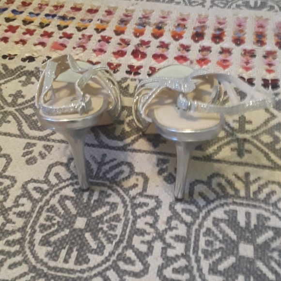 Shoes - Picture 4 of 4